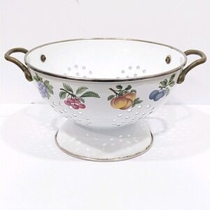Vtg Enamel‎ Pedestal Colander Brass Handles Fruit Nostalgic Kitchen Collectable